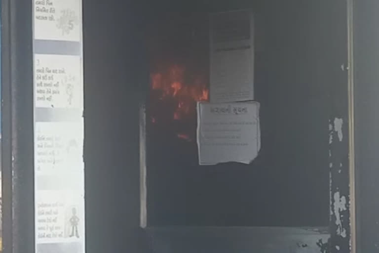 Fire at Vadodara SBI Bank ATM