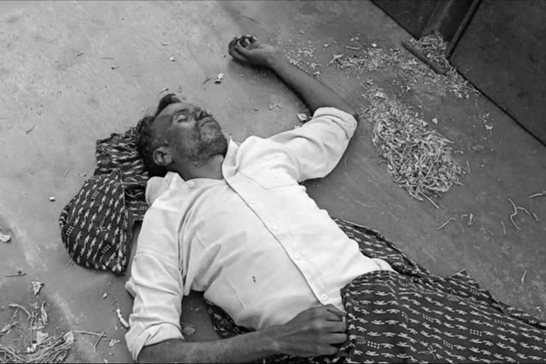 farmer hanged for a tree and commit suicide in kalyandurgam mandal