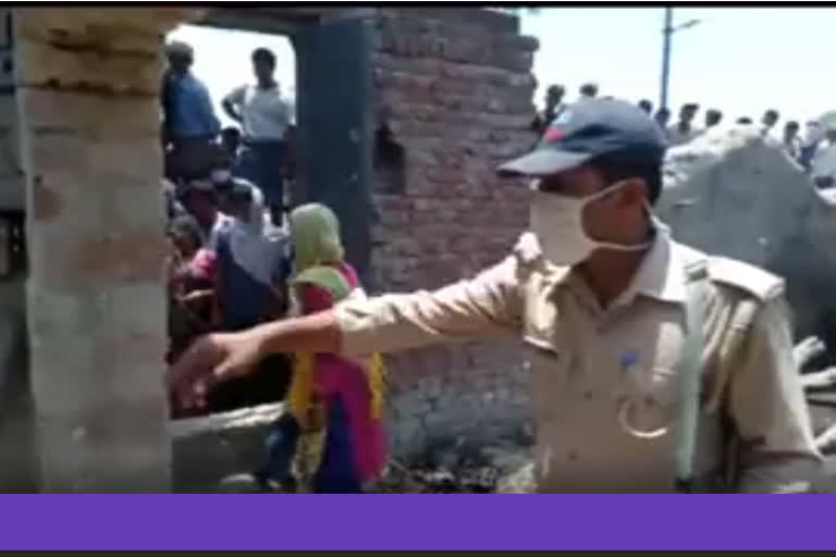 2-yr-old charred to death in fire mishap in Uttar Pradesh