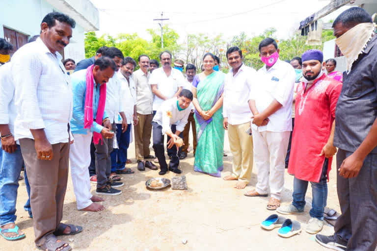 MLA Shanmpudi Saidhi reddy Foundation for CC road works in Huzur Nagar