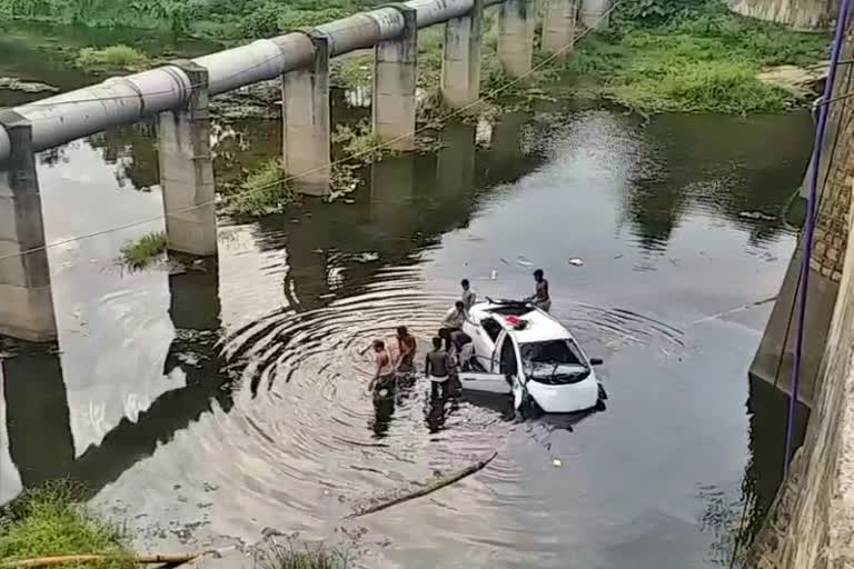 5 People Died After A Car Fell Down The Bridge In Dhanbad