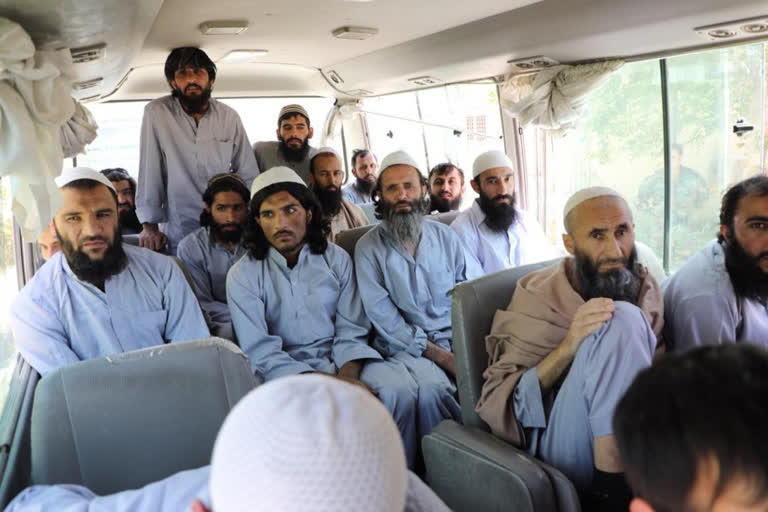 Afghan govt releases 100 Taliban inmates