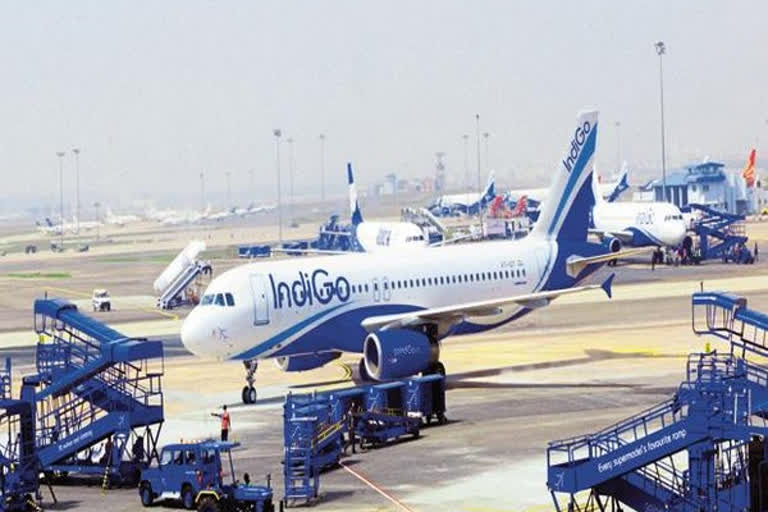 indigo One IndiGo passenger tests positive for COVID-19 in Coimbatore IndiGo passenger tests positive for COVID-19 COVID-19 business news കോയമ്പത്തൂർ വിമാനത്താവളം കൊവിഡ് 19 ചെന്നൈ ആഭ്യന്തര വിമാന സർവീസ്