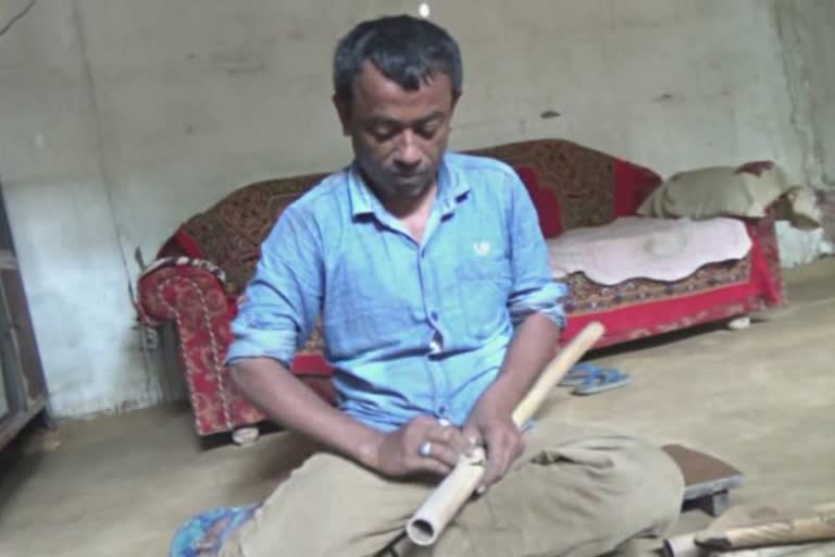 Flute maker Artist Tanusyam Sharma facing financial problem