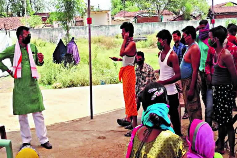 Officers arranged ration in quarantine centers of Khairagarh