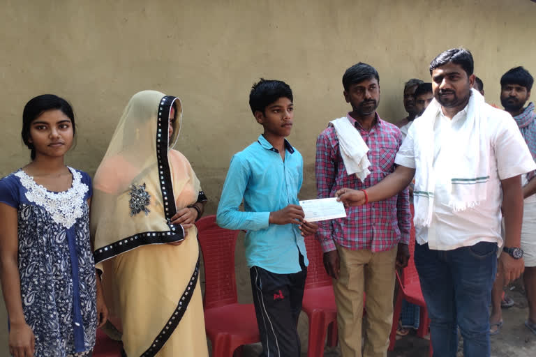 Himanshu Raj tops Bihar School class 10 exam