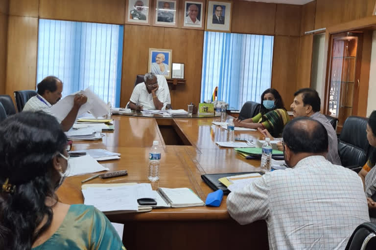 Minister ST Somashekar instructs to review DCC achievements