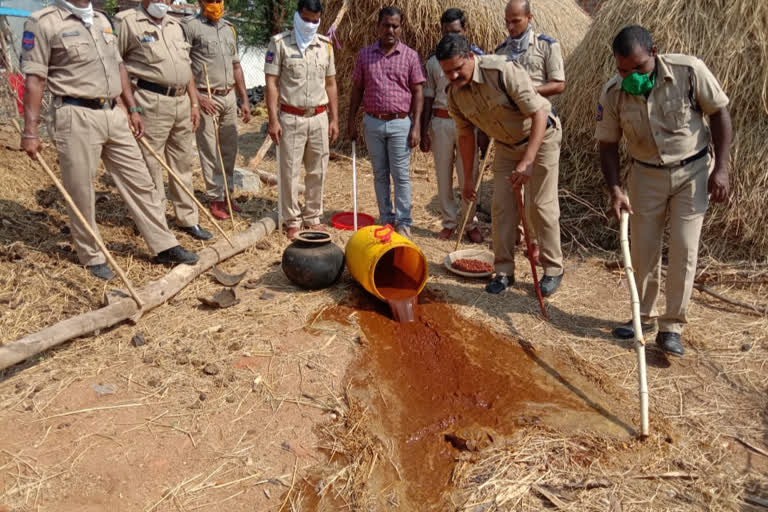 excise police attacks on gudumba plants in nagarkarnool district