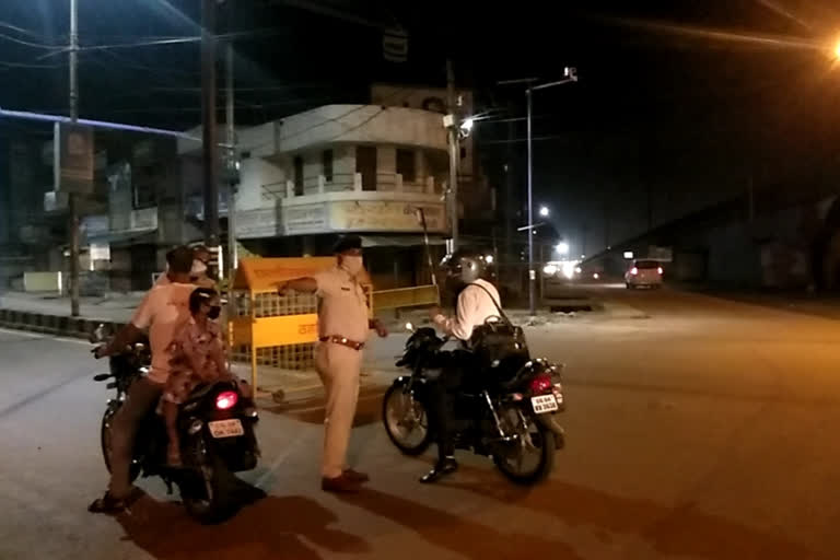 raipur police action on rule breakers