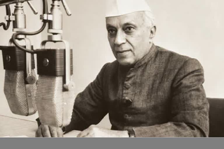 Jawaharlal Nehru death anniversary  PM pays tributes to Nehru  Pandit Jawaharlal Nehru  ജവഹർലാൽ നെഹ്‌റു  ജവഹർലാൽ നെഹ്‌റു ചരമവാർഷികം  പ്രധാനമന്ത്രി നരേന്ദ്രമോദി  മോദി ആദരാജ്ഞലി അർപ്പിച്ചു