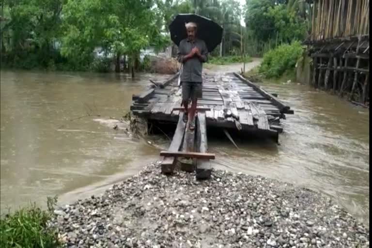 তিনিবছৰ ধৰি অসম্পূৰ্ণ এখন দলং !