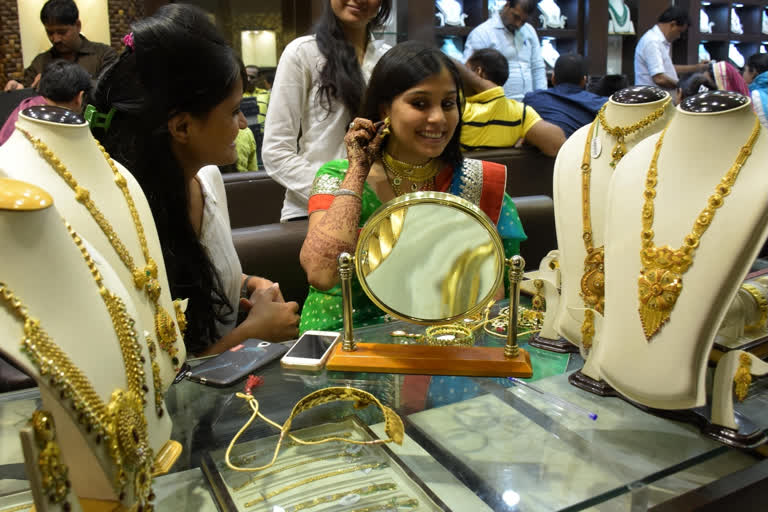 '37% Indian women never bought gold jewellery, but want to'