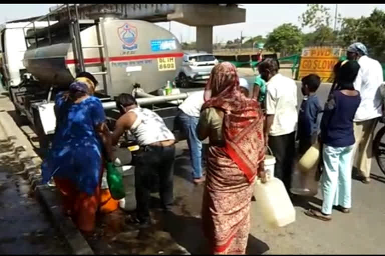 People of Rohtash Nagar forced to face water shortage