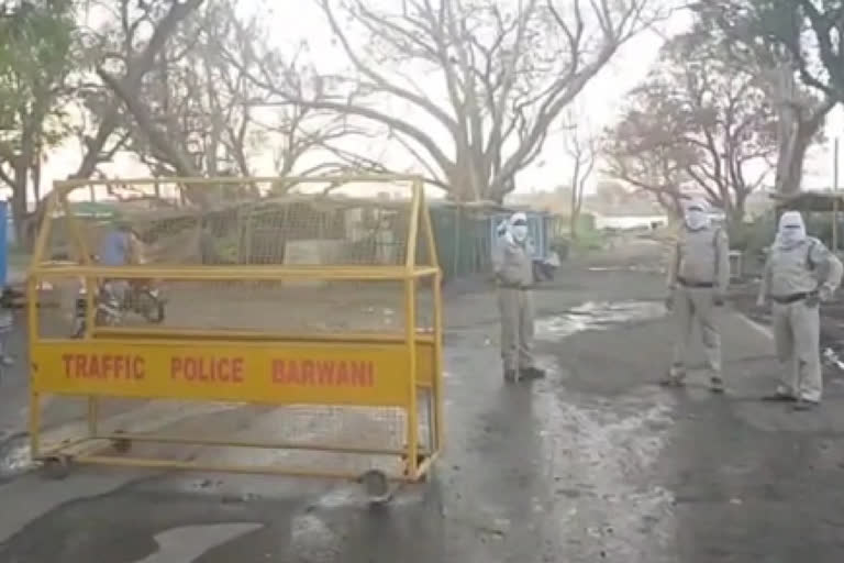 Police personnel guarded on Narmada river