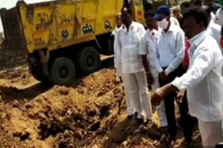 MLA Madan Reddy and Collector Dharmara Reddy inspected the funeral work at Rayarao Pond near Narsapur town in Medak district.