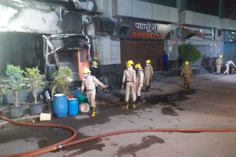 fire-broke-out-in-raipur-railway-station-short-circuit-occurred-in-hotel