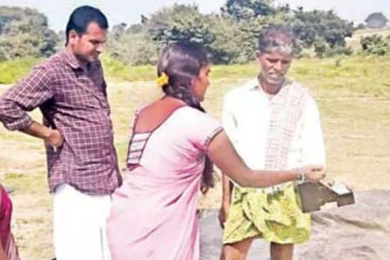 bomraspeta village women buying grain through ikp and dcms in vikarabad district