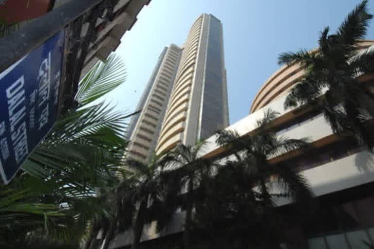 Sensex zooms 444 points, Nifty at 9,449