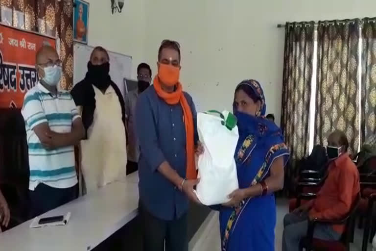 काशीपुर लॉकडाउन में राशन वितरण समाचार , vishwa hindu parishad kashipur updates