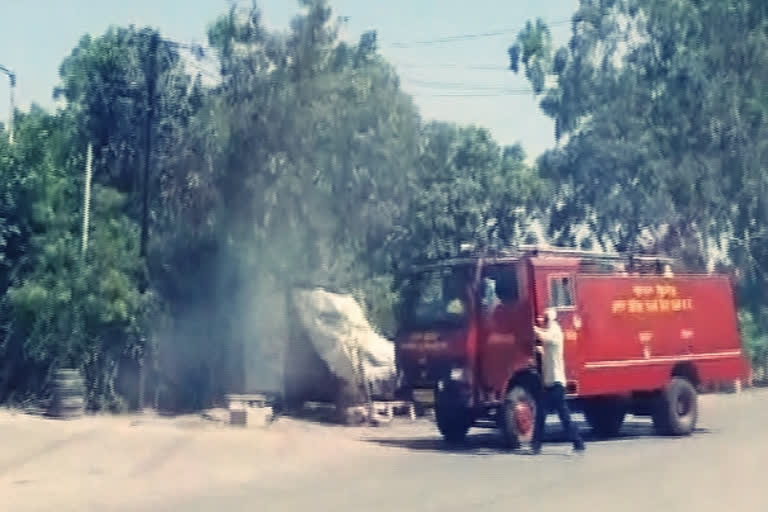 Police sirens being used to scare away locust swarms in Panna