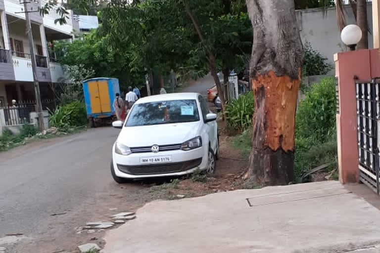 Video captured on mobile a man carving wood for glue in Dharwad