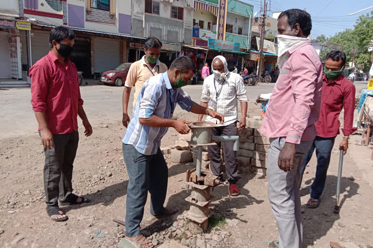 Municipal staff corrected closed hand pump in Agar district