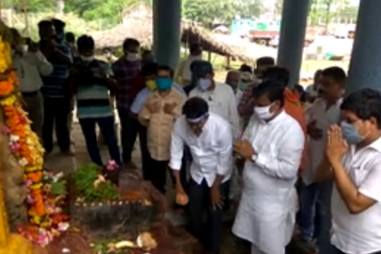 bjp leaders team visited in simhachalam temple lands