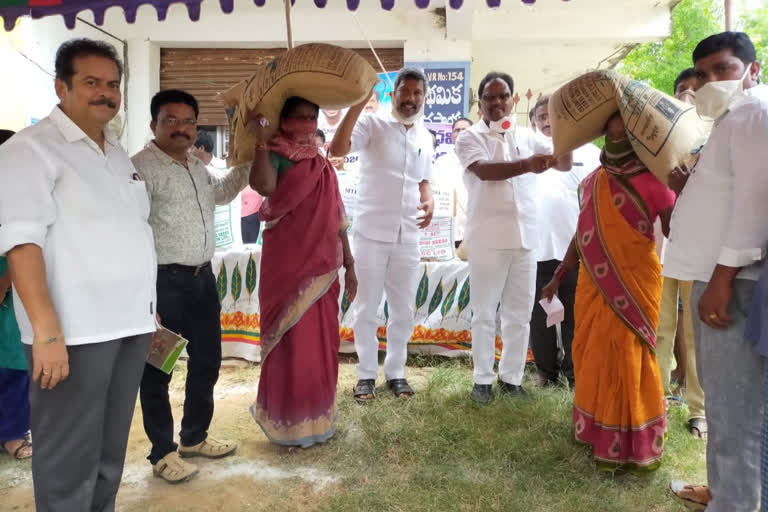 paddy seeds distributes to farmers in visakha dst madugula consistency