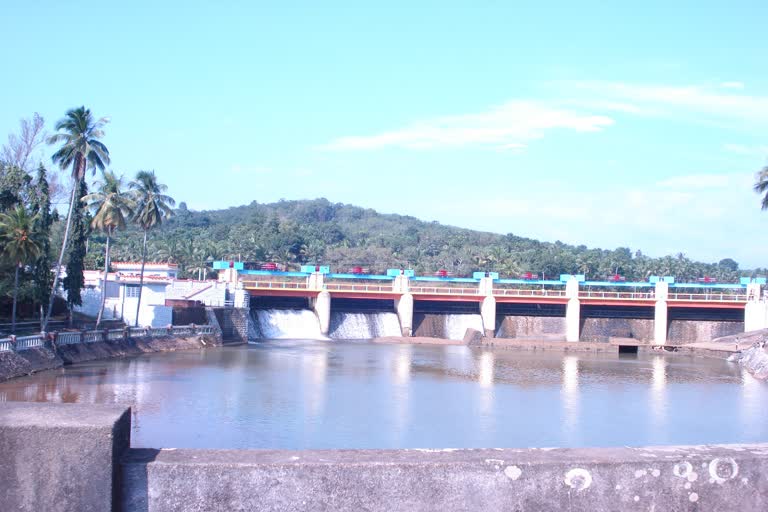 Aruvikkara Dam opened  District administration wants vigilance  തിരുവനന്തപുരം വാർത്ത  അരുവിക്കര ഡാം തുറന്നു