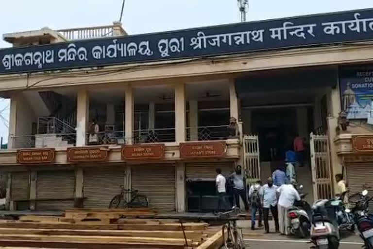 snana purnima, garabadu sevoits, puri latest news, rathayatra preparation in shrimandir, swab collection of garabadu sevoits, ସ୍ନାନ ପୂର୍ଣ୍ଣିମା, ଗରାବଡୁ ସେବକ, ପୁରୀ ଲାଟେଷ୍ଟ ନ୍ୟୁଜ୍‌, ଶ୍ରୀମନ୍ଦିରରେ ରଥଯାତ୍ରା ପ୍ରସ୍ତୁତି, ଗରାବଡୁ ସେବକଙ୍କ ସ୍ବାବ ସଂଗ୍ରହ