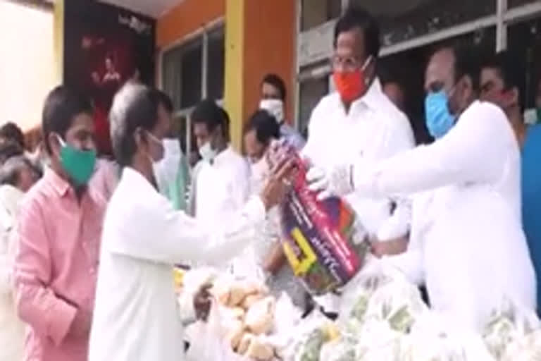 bjp leader garikapati mohan rao praised secundrabad youth for helping poor in corona crisis