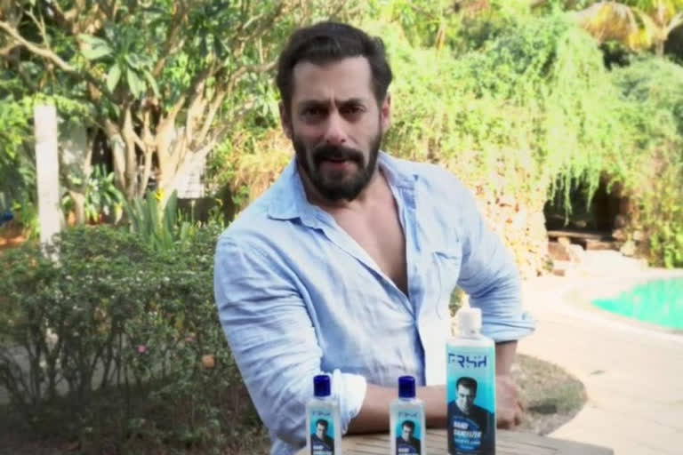 Salman Khan donates 1 lakh hand sanitisers to Mumbai Police