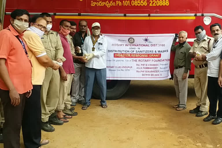 free masks and sanitizers distribution at ananthapuram district