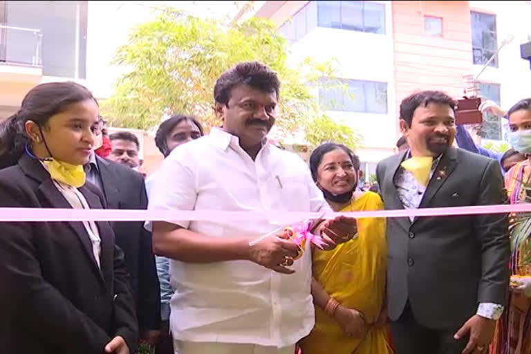 minister talasani srinivas yadav inaugurate ohh my dog luxury pet spa and saloon at banjarahills hyderabad