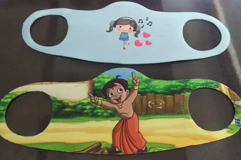 person who runs the photo studio in Surat is now making cartoons and 3D masks