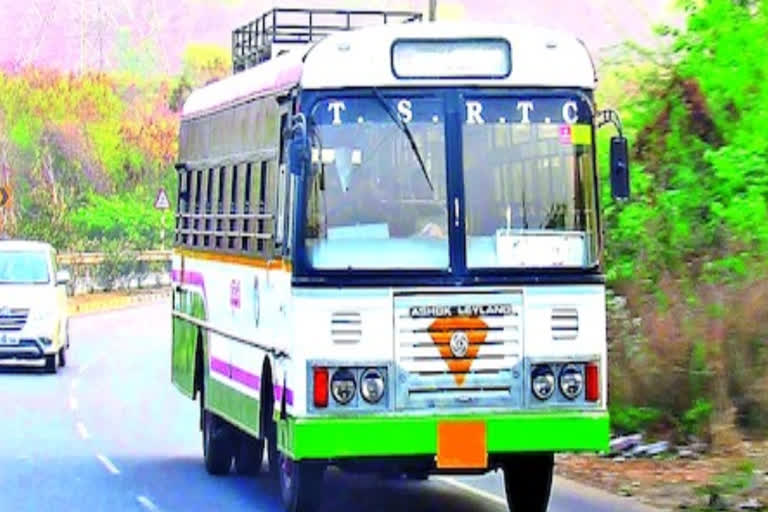 Passengers available despite the availability of public transport In Nalgonda