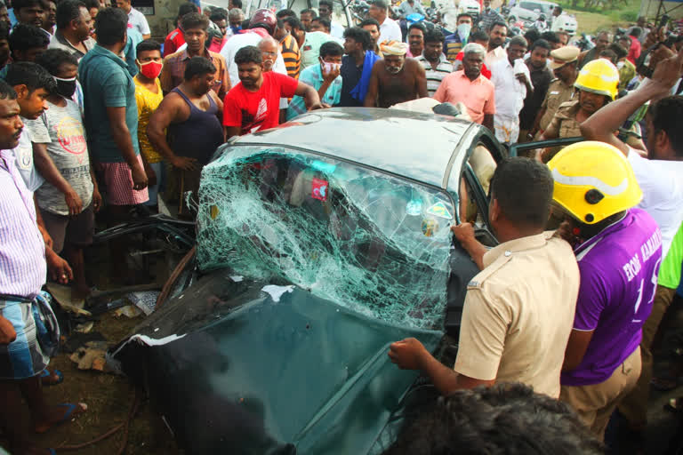 Tamil Nadu accident news  Two men killed  accident news  Kerala men  Namakkal district news  തമിഴ്‌നാട്ടിൽ കാറപകടം  കൊല്ലം സ്വദേശികൾ മരിച്ചു  സേലം-മധുര ദേശീയപാത