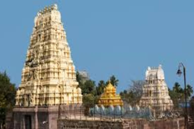 corruption in  srisailam temple