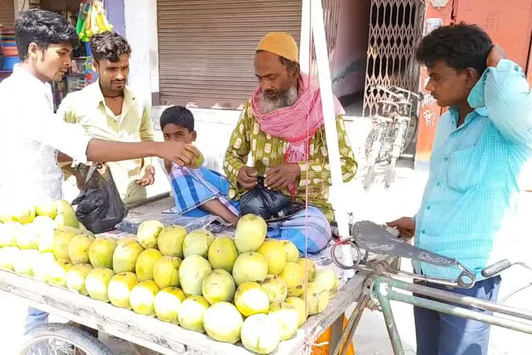 आमों की बिक्री हुई तेज