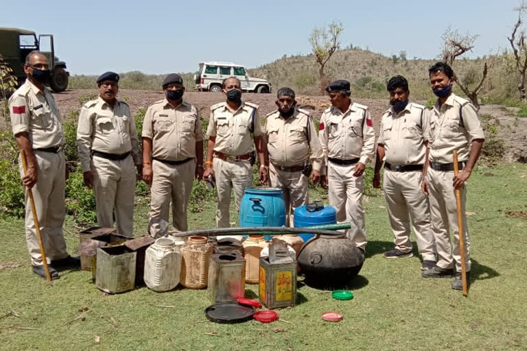 Bail of accused of smuggling Mahua's liquor dismissed in neemuch