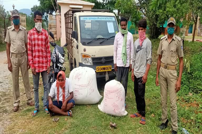 phulbani-cannabis-in-jackfruit-van