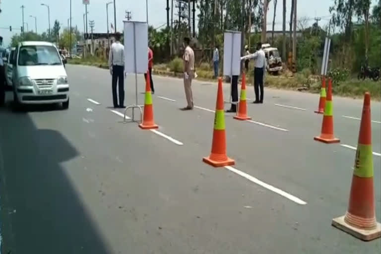 Traffic police in Mundka informed drivers about the correct lane