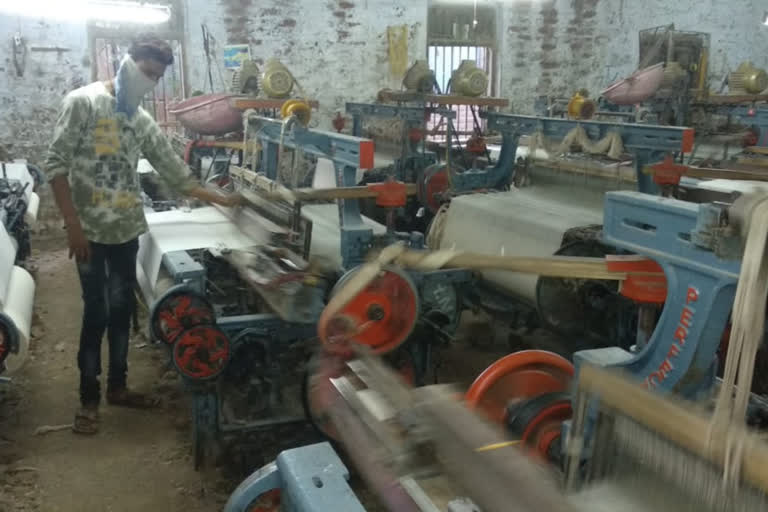 handloom and power loom unites to resume in malegaon