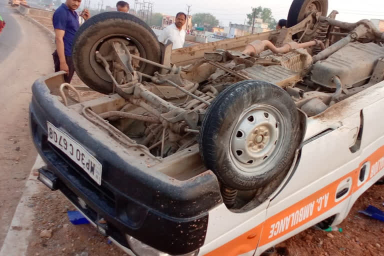 High speed ambulance overturned uncontrolled in Datia