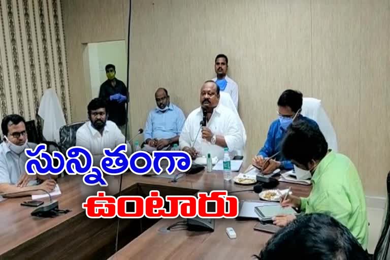 భయాలు పోగొట్టి పరీక్షలకు సిద్ధం చేయాలి: మంత్రి గంగుల