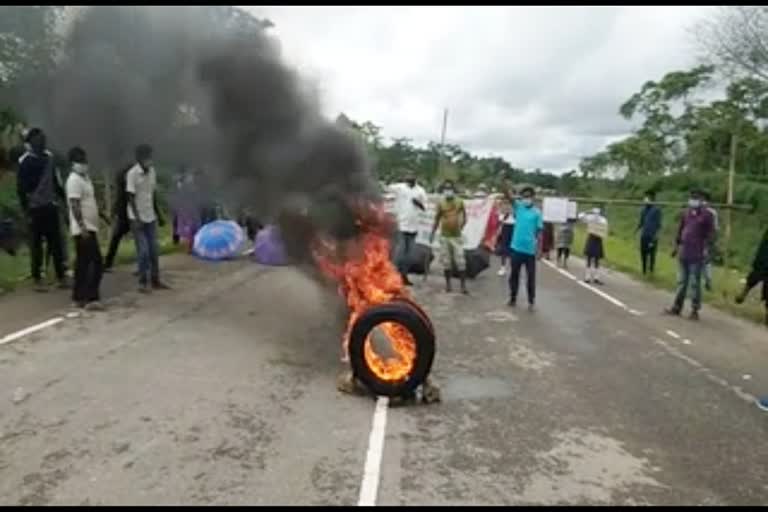 Domdooma local people protest against illegal transfer of PM Charak Yojana Path