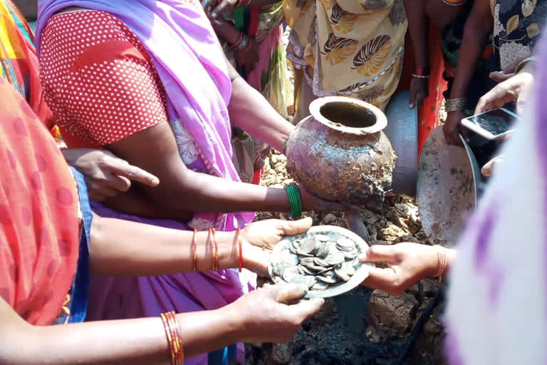 Pot of old coins unearthed in Chhattisgarh's Raigadh