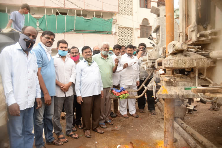 MLA Mutta gopal INAUGURATION the bore well in the fish market in the Musheerabad division of Hyderabad.