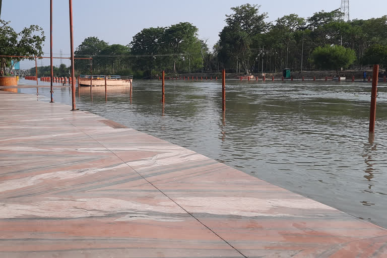 There is silence on the Ganges Dussehra festival on the Ganga Canal of Muradnagar.