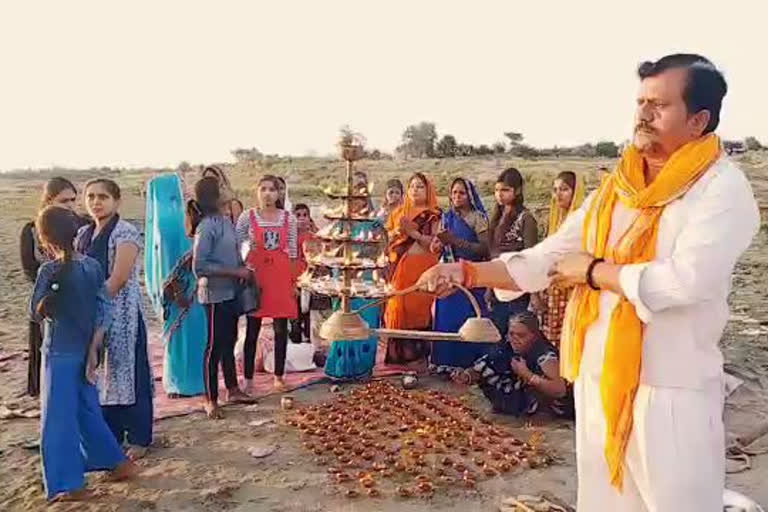 devotees gathered at rapti river